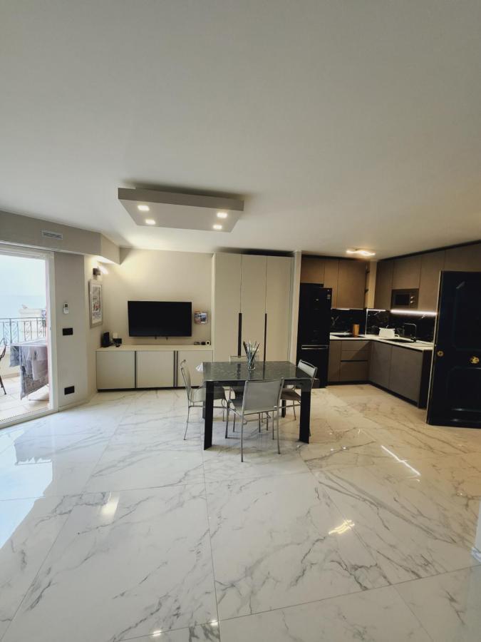 Exclusive Panoramic Sea View In Victoria Beach 멍똥 외부 사진