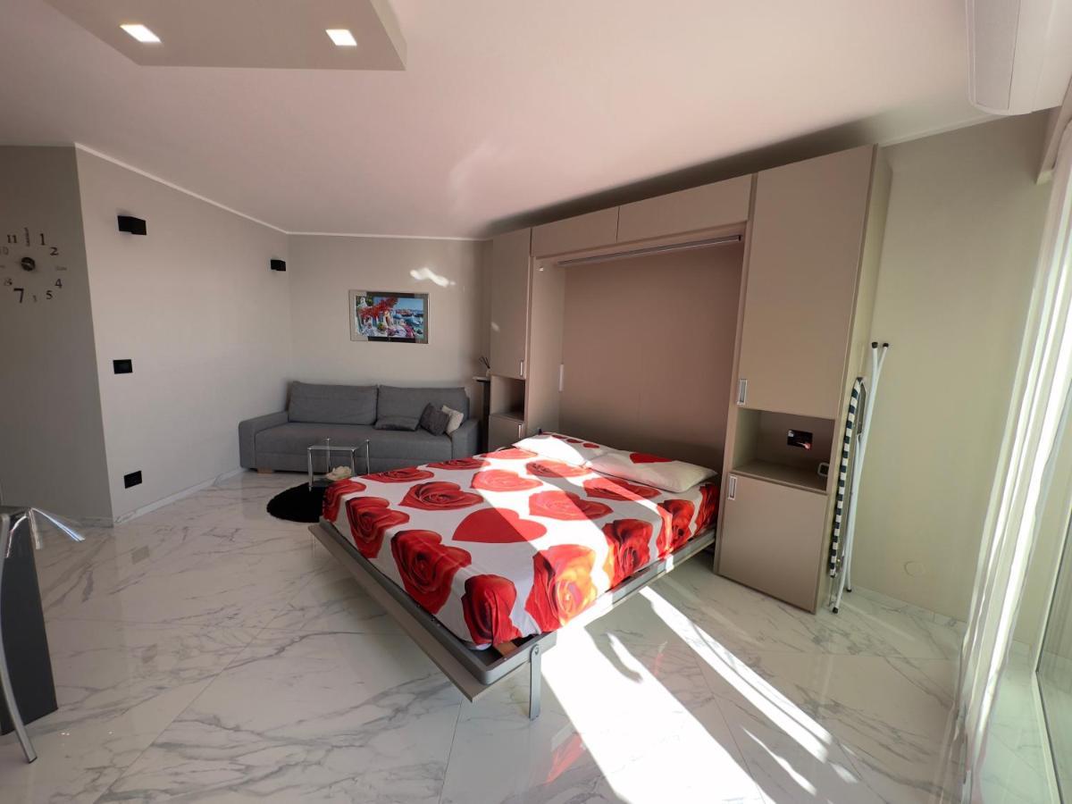 Exclusive Panoramic Sea View In Victoria Beach 멍똥 외부 사진