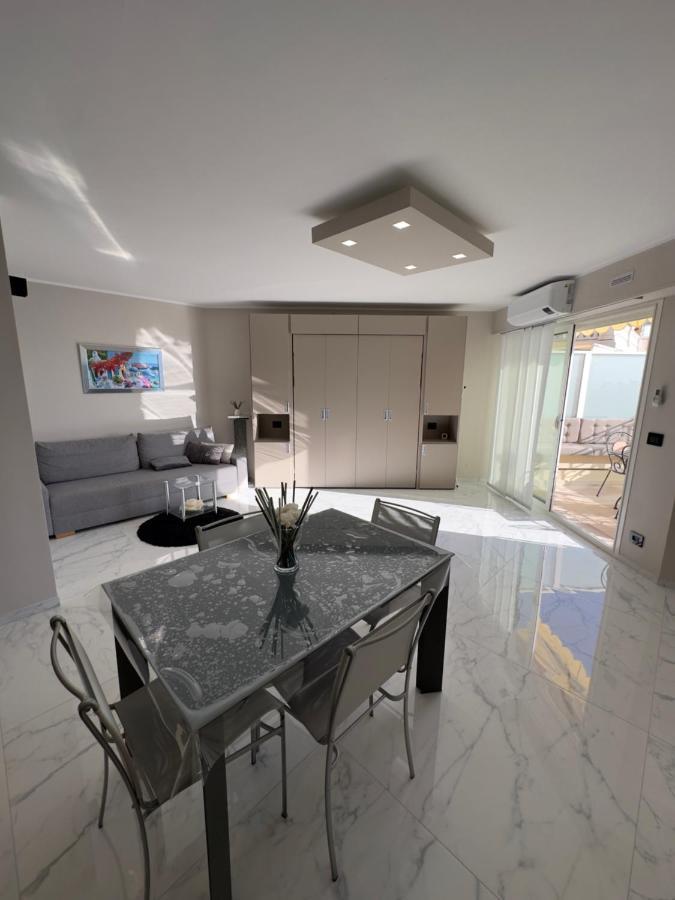 Exclusive Panoramic Sea View In Victoria Beach 멍똥 외부 사진