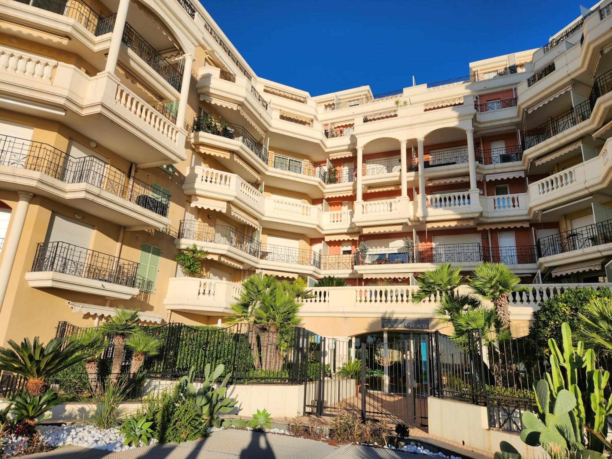 Exclusive Panoramic Sea View In Victoria Beach 멍똥 외부 사진