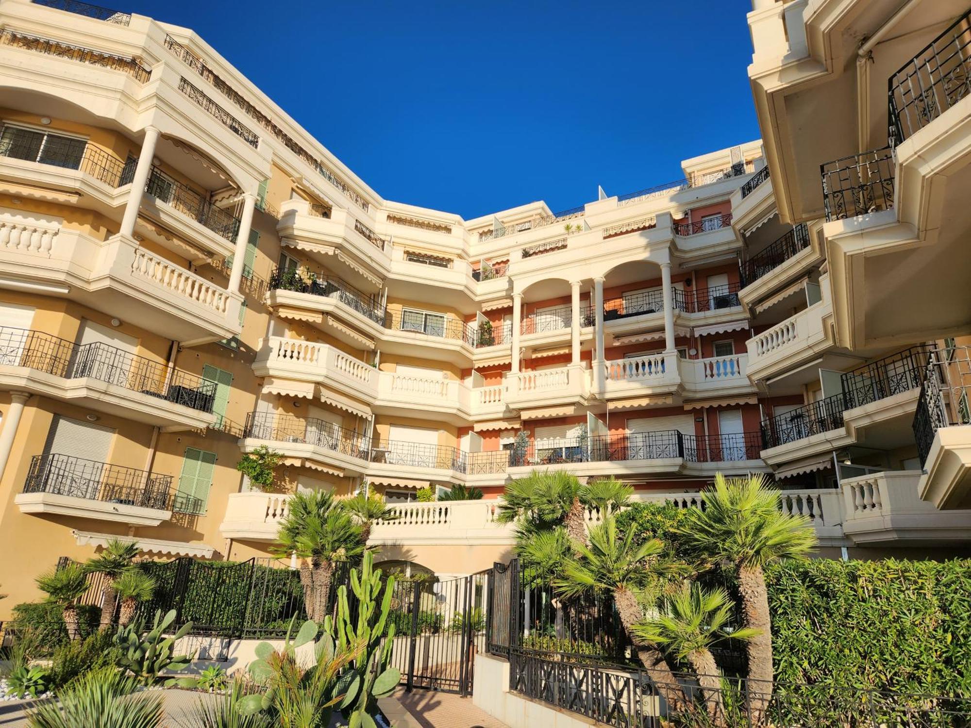 Exclusive Panoramic Sea View In Victoria Beach 멍똥 외부 사진